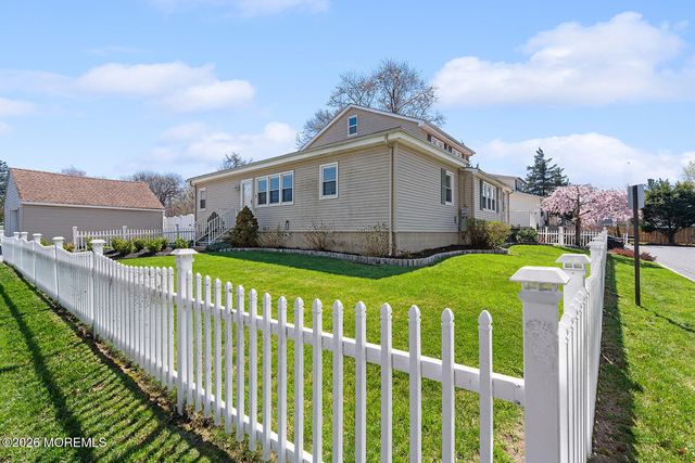 42 Lake Boulevard, Aberdeen, NJ 07747