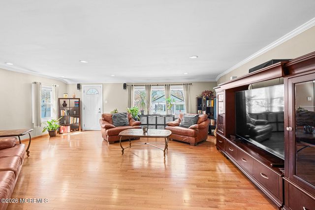 42 Lake Boulevard, Aberdeen, NJ 07747