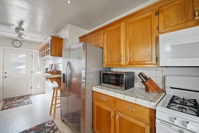 172 La Mesa Drive, Bakersfield, CA 93305