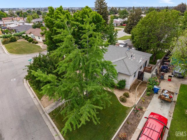 172 La Mesa Drive, Bakersfield, CA 93305