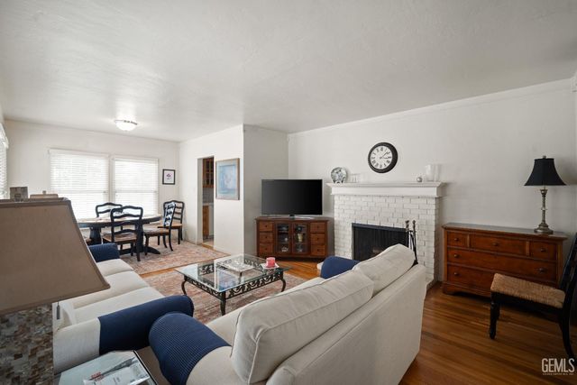 172 La Mesa Drive, Bakersfield, CA 93305