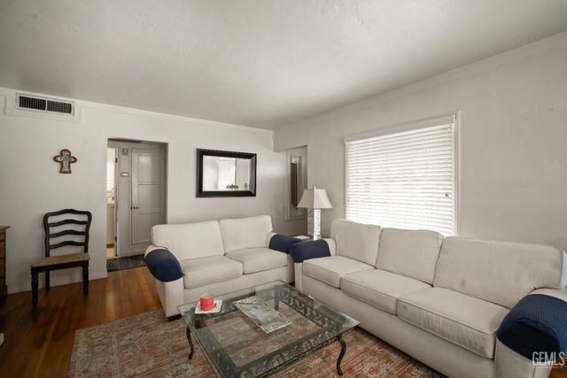 172 La Mesa Drive, Bakersfield, CA 93305