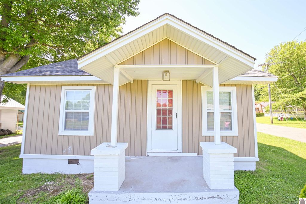900 Backusburg Road, Mayfield, KY 42066