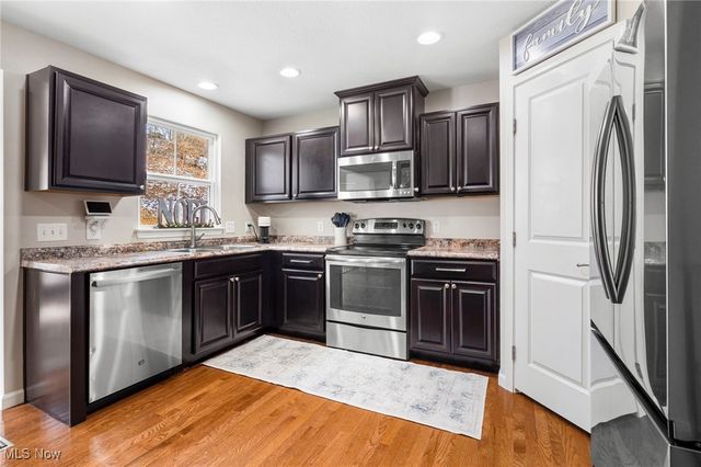 6533 Pine Bluff Avenue NE, Canton, OH 44721