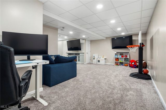 6533 Pine Bluff Avenue NE, Canton, OH 44721