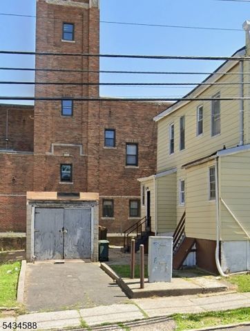 665 Grove St, Irvington Twp., NJ 07111