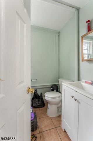 665 Grove St, Irvington Twp., NJ 07111