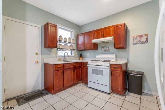 665 Grove St, Irvington Twp., NJ 07111