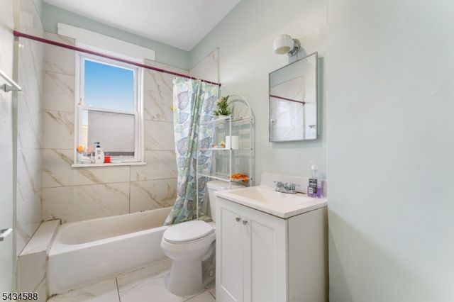 665 Grove St, Irvington Twp., NJ 07111