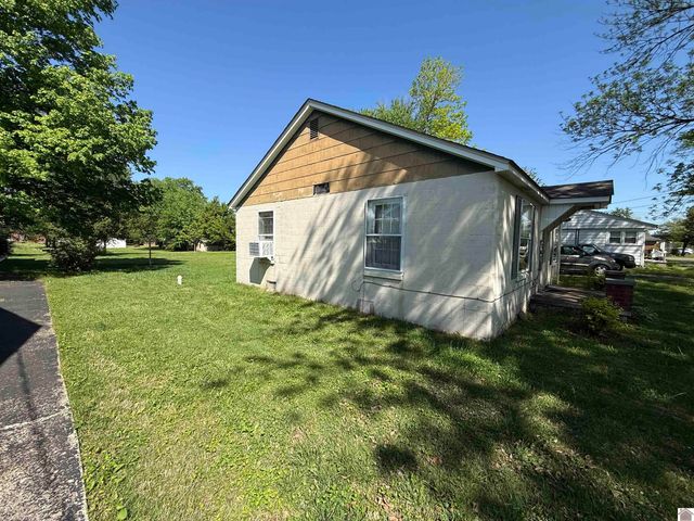 310 S 13th St, Murray, KY 42071