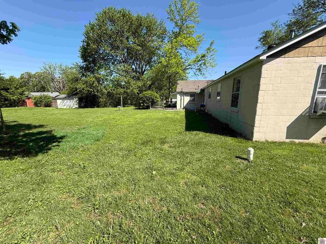 310 S 13th St, Murray, KY 42071