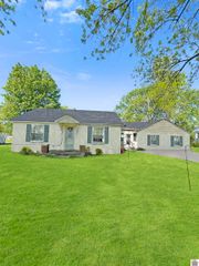 310 S 13th St, Murray, KY 42071