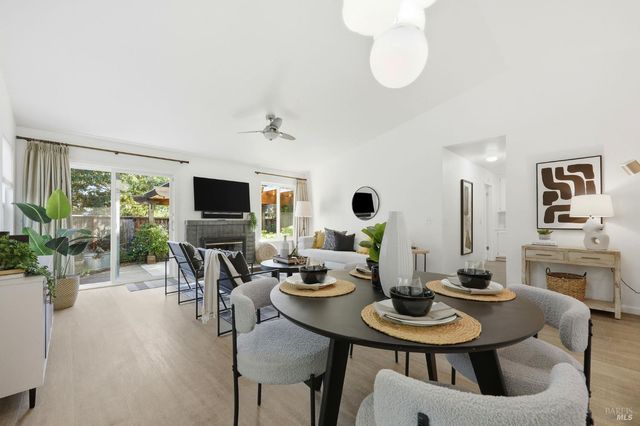 198 Valencia Way, Windsor, CA 95492