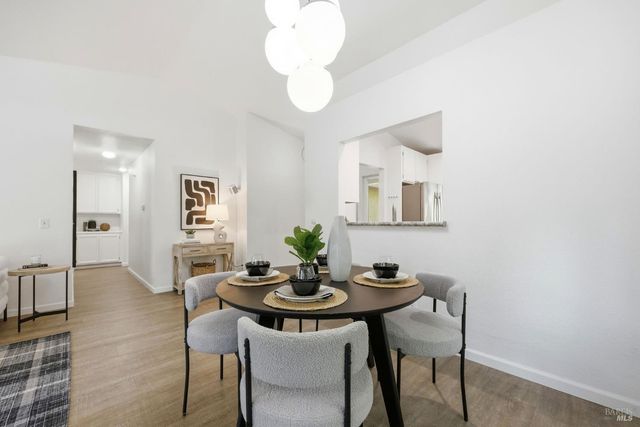 198 Valencia Way, Windsor, CA 95492