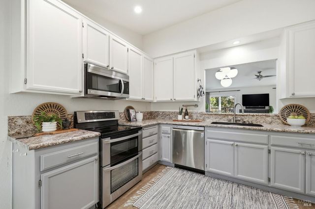 198 Valencia Way, Windsor, CA 95492