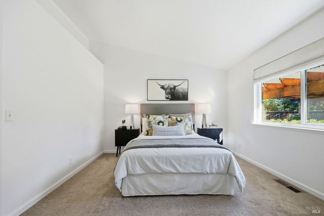 198 Valencia Way, Windsor, CA 95492