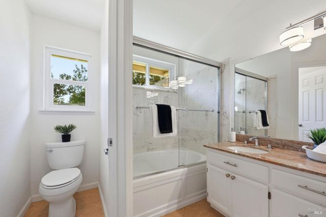 198 Valencia Way, Windsor, CA 95492