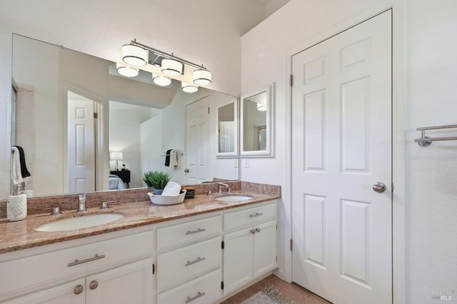 198 Valencia Way, Windsor, CA 95492