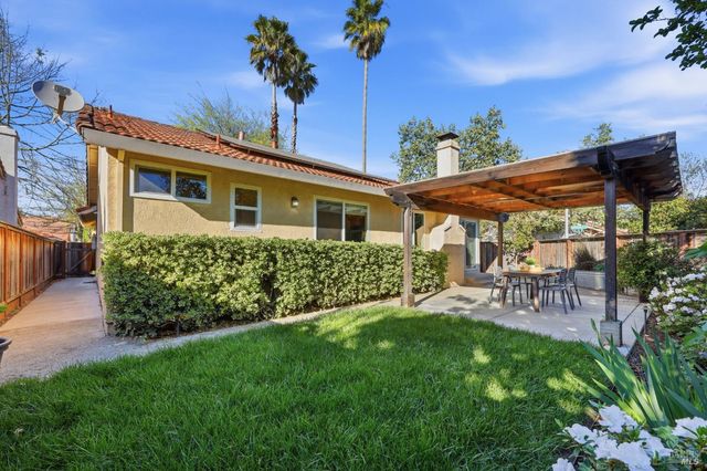 198 Valencia Way, Windsor, CA 95492