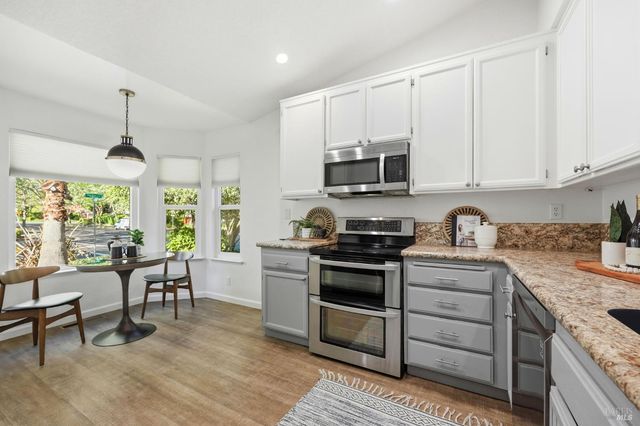 198 Valencia Way, Windsor, CA 95492