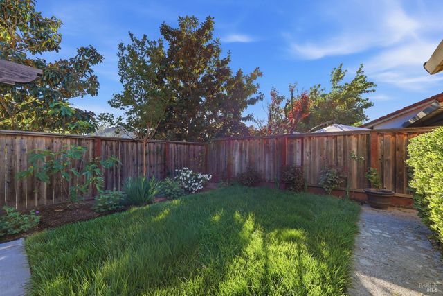 198 Valencia Way, Windsor, CA 95492