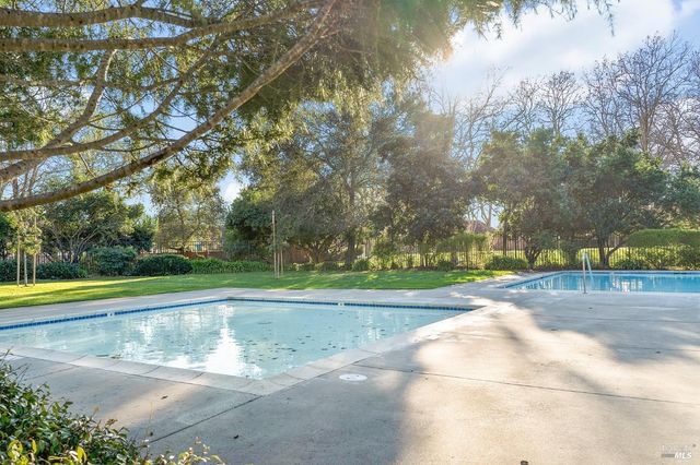 198 Valencia Way, Windsor, CA 95492