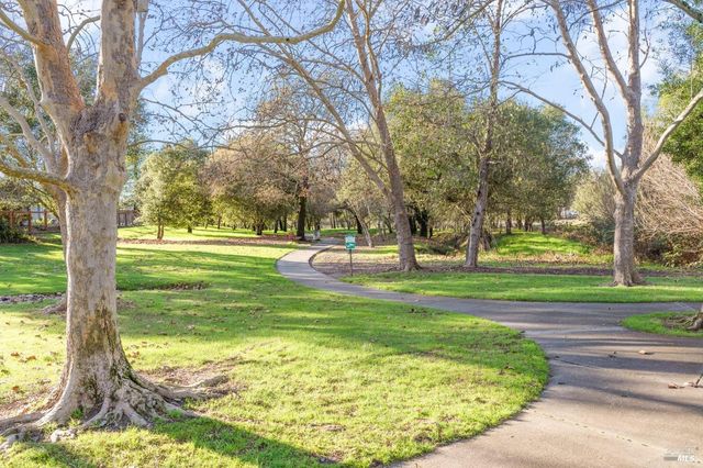 198 Valencia Way, Windsor, CA 95492