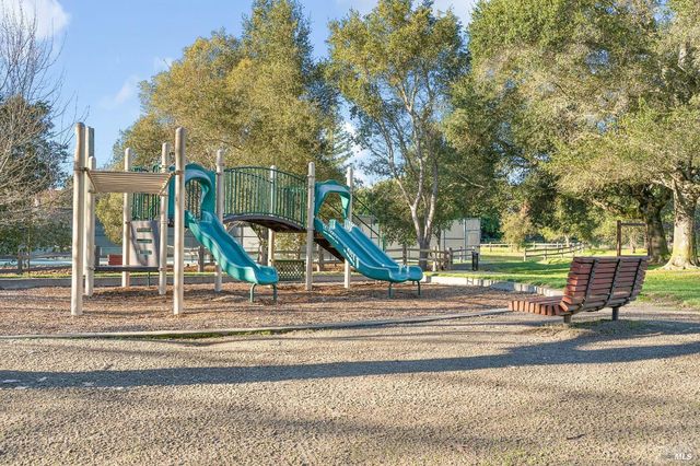 198 Valencia Way, Windsor, CA 95492