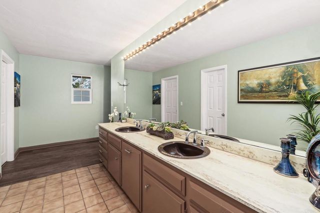 510 Burgasia Path, El Cajon, CA 92019