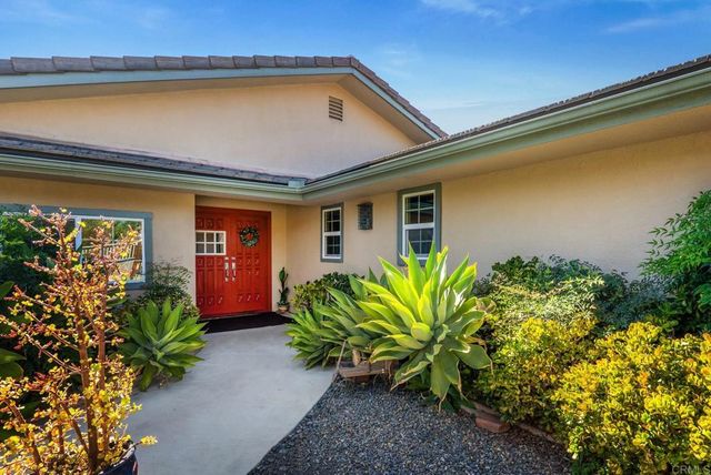 510 Burgasia Path, El Cajon, CA 92019