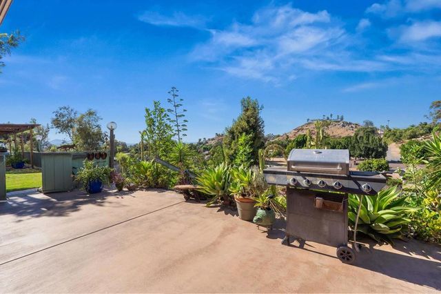 510 Burgasia Path, El Cajon, CA 92019