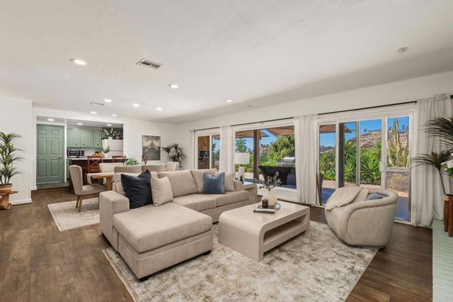 510 Burgasia Path, El Cajon, CA 92019