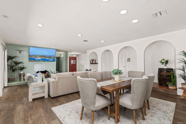 510 Burgasia Path, El Cajon, CA 92019