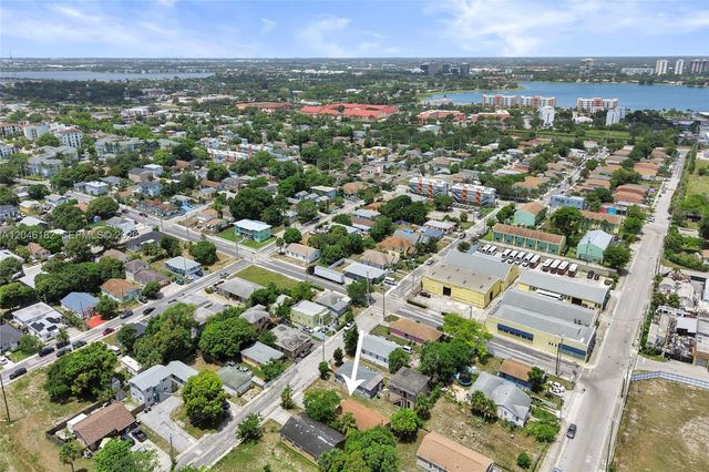 727 22nd St B, West Palm Beach, FL 33407