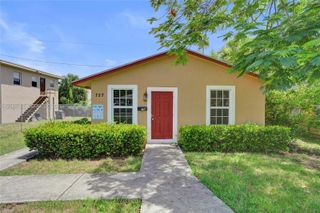 727 22nd St B, West Palm Beach, FL 33407
