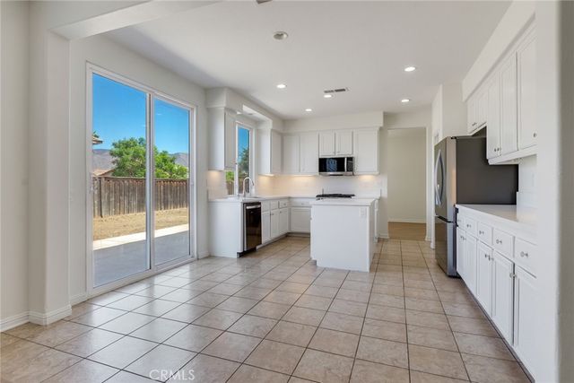 1723 Roanoke Street, San Jacinto, CA 92582