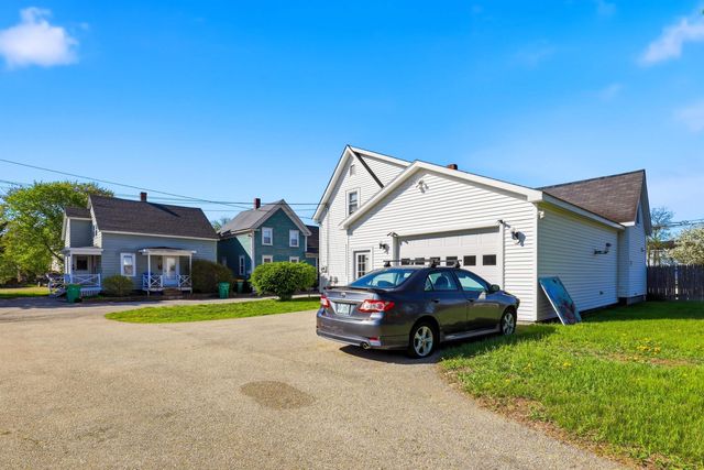 7 Wallace Street, Rochester, NH 03839