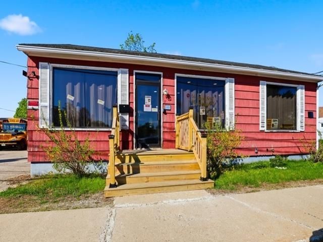 7 Wallace Street, Rochester, NH 03839