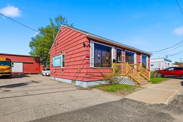 7 Wallace Street, Rochester, NH 03839