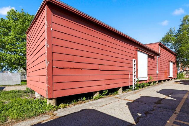 7 Wallace Street, Rochester, NH 03839