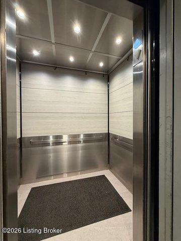 4180 Lyndon Way UNIT 210, Louisville, KY 40207