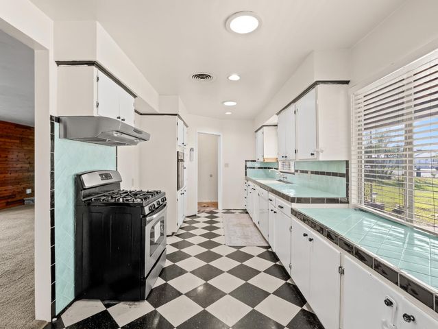 4430 N Teilman Avenue, Fresno, CA 93705