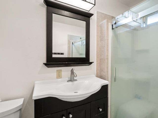 4430 N Teilman Avenue, Fresno, CA 93705