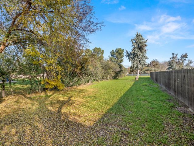 4430 N Teilman Avenue, Fresno, CA 93705