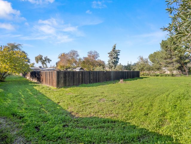 4430 N Teilman Avenue, Fresno, CA 93705