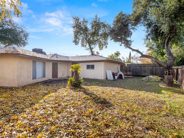 4430 N Teilman Avenue, Fresno, CA 93705