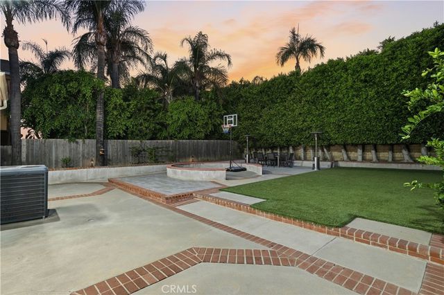 13638 Dronfield Avenue, Sylmar, CA 91342