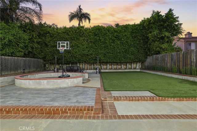 13638 Dronfield Avenue, Sylmar, CA 91342