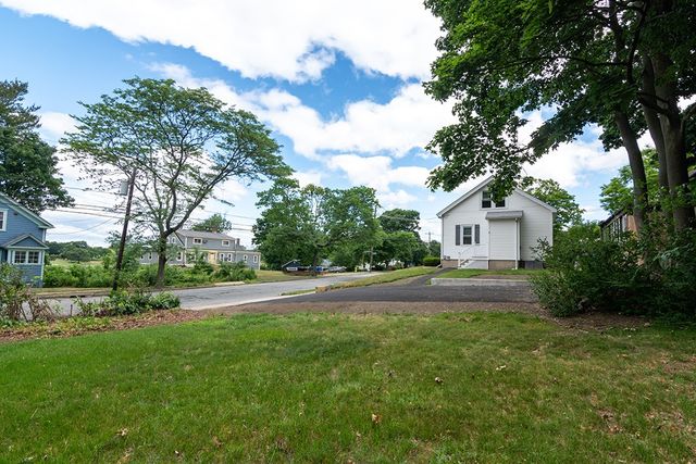 1402 S Broadway, East Providence, RI 02914