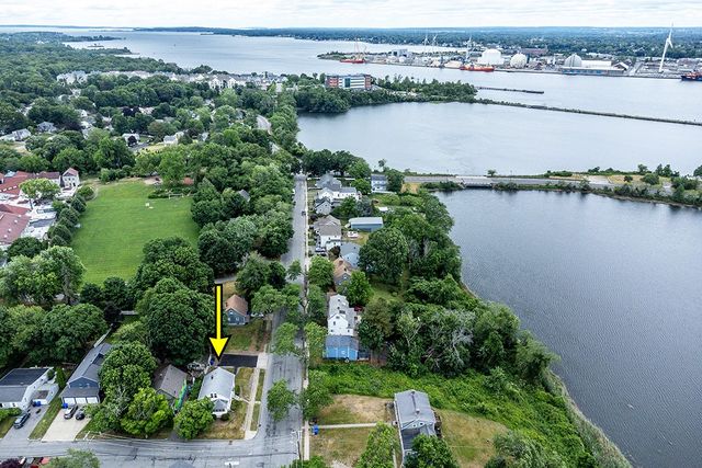 1402 S Broadway, East Providence, RI 02914
